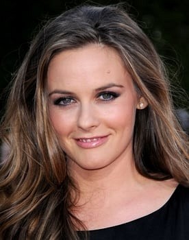 Alicia Silverstone in Diary of a Wimpy Kid: The Long Haul