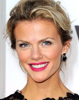 Brooklyn Decker in Just Go with It