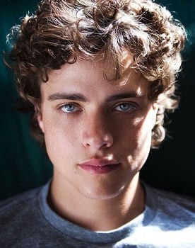 Douglas Smith in Percy Jackson: Sea of Monsters