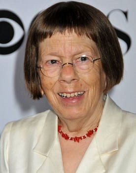 Linda Hunt in Pocahontas II: Journey to a New World