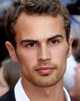 Theo James in Insurgent
