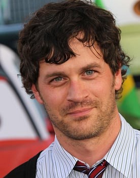 Tom Everett Scott in Diary of a Wimpy Kid: The Long Haul